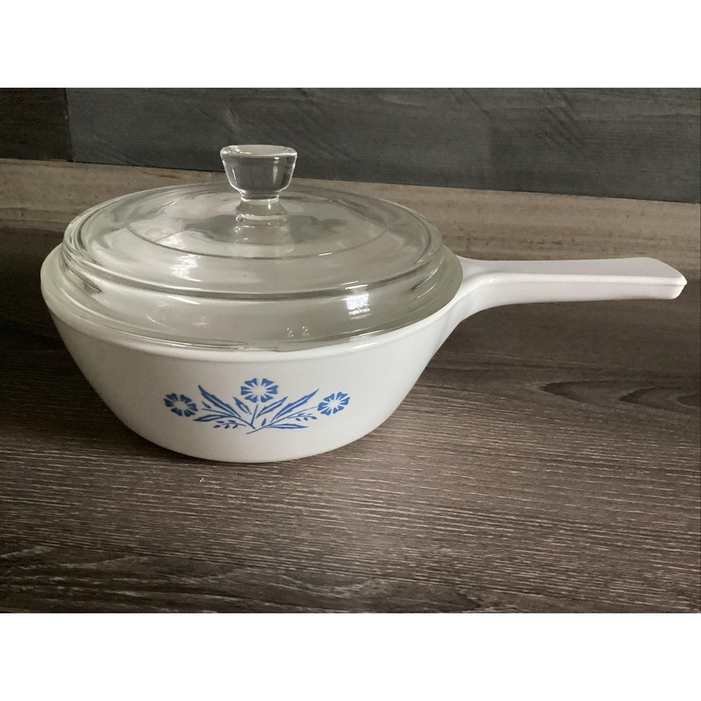 Corning Ware Blue Cornflower P-81-B 1 Pint Saucepan with Pyrex Glass Lid USA